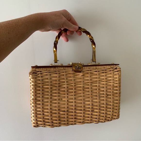 True Vintage 1960’s woven basket tote purse - Picture 3 of 10